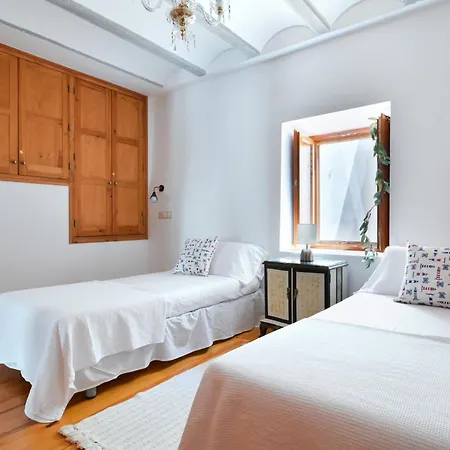 Holiday home Casa Raul En Casco Antiguo De By Vero